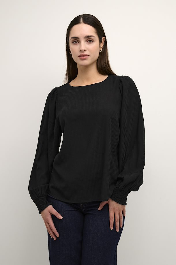 https://media.kaffe-clothing.com/images/black-deep-kadorte-blouse.jpg?i=AACqdBL62gg/1011969&mw=610