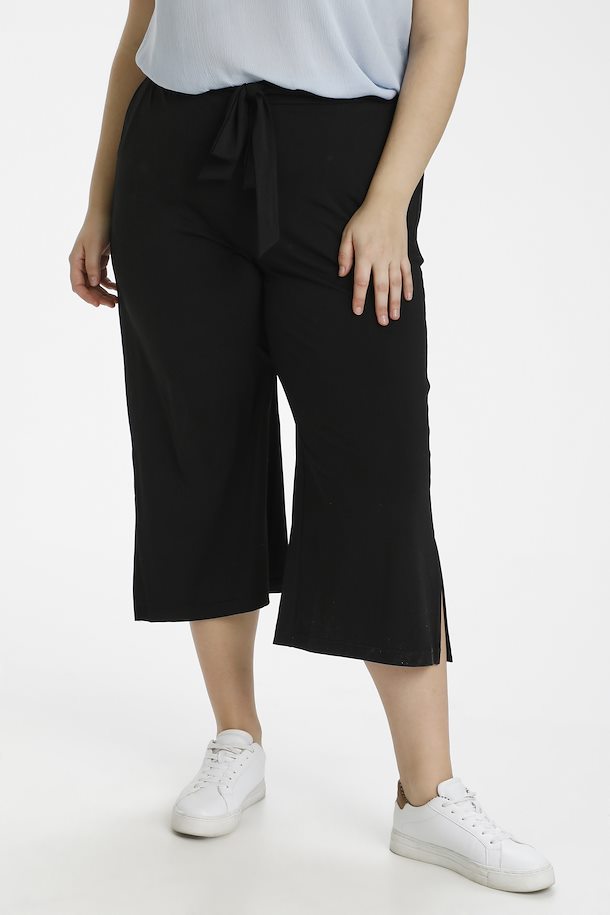 Shop KCnana Capri pants from Kaffe Curve