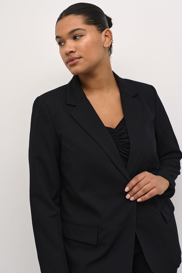 KCsakira Blazer