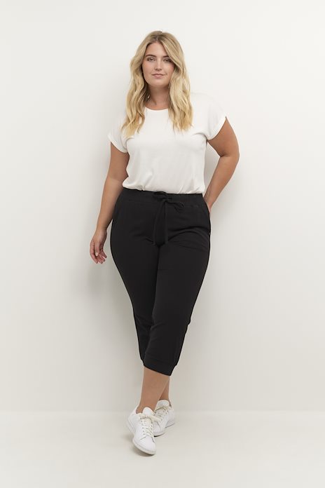 Shop Naya Capri pants from Kaffe